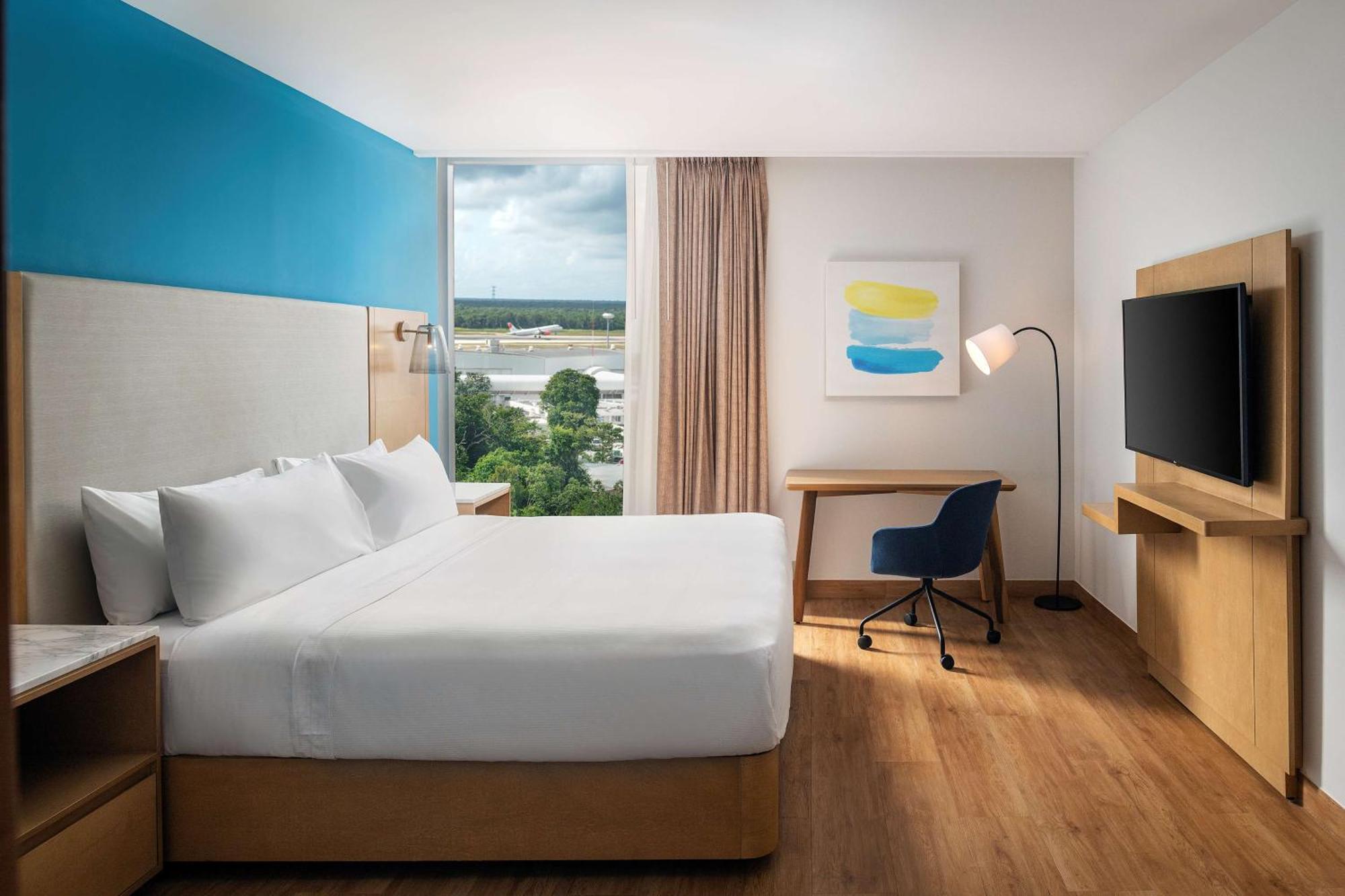 Hilton Garden Airport 4* Cancun